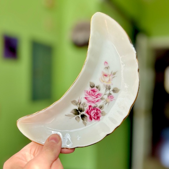 Vintage Crescent Moon Shaped Floral Porcelain Trinket Dish Jewelry Holder - Picture 5 of 7